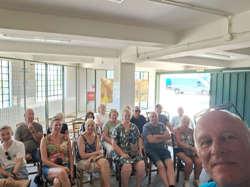 Olijfolie proeven op kreta door Dendres olijfolie.